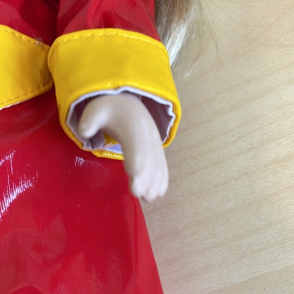 Rain shower Rachel Porcelain doll - Picture 14 of 16